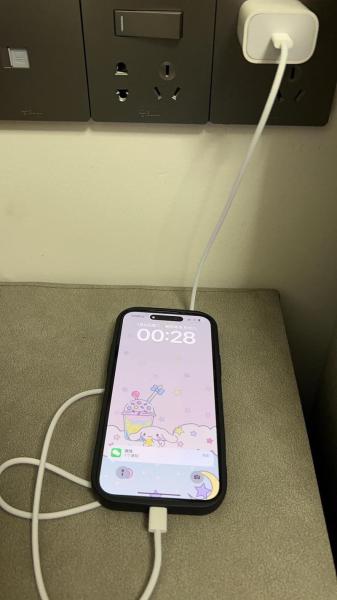 苹果数据线突然不能充电了