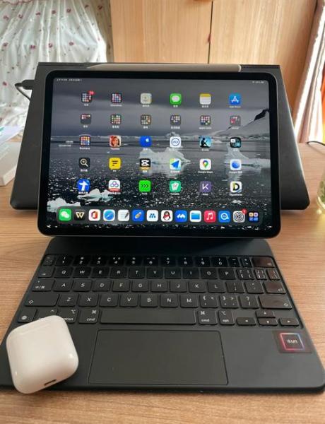 iPad可以插键盘吗?