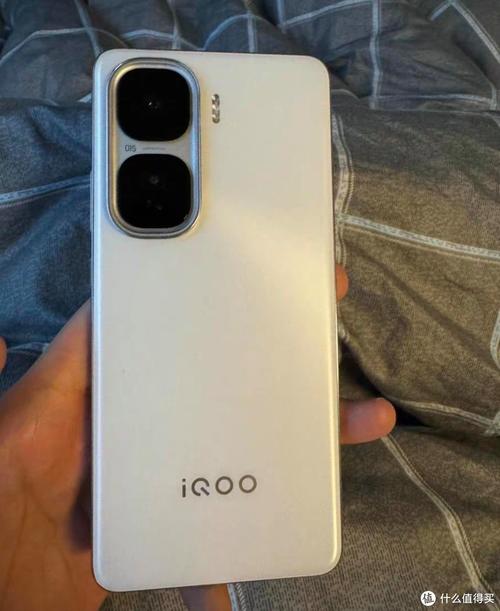 iqooneo屏幕材质